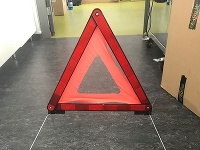SOI upozorňuje na nebezpečné homologizované prenosné výstražné trojuholníky.