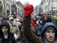 Protesty červených šatiek Protesty červených šatiek