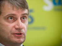 Robert Mistrík ako člen prípravného výboru novej strany Sloboda a Solidarita Robert Mistrík počas prvej tlačovej besedy 12. marca 2009.