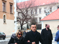 Pavol a Janette Drapákovci na poslednej rozlúčke s Fedorom Šrobárom. 