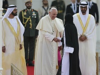 Pápež František sa stretol s vrcholnými predstaviteľmi Emirátov. Pápež František sa stretol s vrcholnými predstaviteľmi Emirátov.