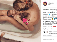 Kráska si dopriala kúpeľ so synčekom. Nahú foto zverejnila na sociálnej sieti.