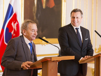 Na snímke predseda Senátu Parlamentu Českej republiky Jaroslav Kubera počas stretnutia s predsedom Národnej rady SR Andrejom Dankom