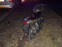 Opitý motocyklista havaroval v stredu v Pustých Úľanoch v okrese Galanta.