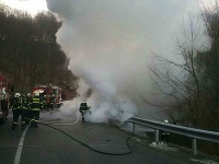 Na Pezinskej Babe v smere z Pezinka do Malaciek horela dnes krátko pred 07:00 dodávka Na Pezinskej Babe v smere z Pezinka do Malaciek horela dnes krátko pred 07:00 dodávka