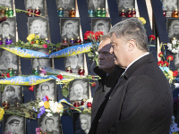 Petro Porošenko (vpravo) Petro Porošenko (vpravo)