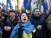 Členovia nacionalistických skupín pri príležitosti výročia vypuknutia protestov. Členovia nacionalistických skupín pri príležitosti výročia vypuknutia protestov.