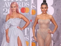 Grace Chatto a Madison Beer. Grace Chatto a Madison Beer.