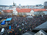 Od smrti Martiny Kušnírovej a Jána Kuciaka ubehol už rok. Pohľad na Námestie SNP v Bratislave. Od smrti Martiny Kušnírovej a Jána Kuciaka ubehol už rok. Pohľad na Námestie SNP v Bratislave.