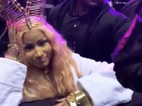 Nicki Minaj sklamala všetkých, ktorí prišli na jej koncert. Svoje jej povedal aj Majk Spirit. Nicki Minaj sklamala všetkých, ktorí prišli na jej koncert. Svoje jej povedal aj Majk Spirit.