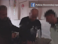 Dušan sa svojmu bratovi mal začať vyhrážať zabitím a podpálením chalupy. Dušan sa svojmu bratovi mal začať vyhrážať zabitím a podpálením chalupy.