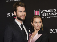 Miley Cyrus s manželom Liamom Hemsworthom. 