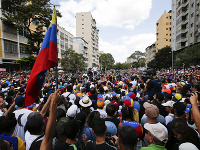 Venezuelský opozičný líder Juan Guaidó ohlásil v sobotu celonárodný pochod do Caracasu.