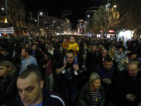 Tisíce ľudí v Srbsku znova protestovali proti prezidentovi Vučičovi. Tisíce ľudí v Srbsku znova protestovali proti prezidentovi Vučičovi.