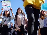 Študenti po celom svete protestujú pre adresovanie klimatických zmien - Portugalsko