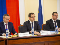 Ústanoprávny výbor NR SR počas vypočutia kandidátov na post ústavného sudcu v Bratislave
