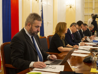 Ústanoprávny výbor NR SR počas vypočutia kandidátov na post ústavného sudcu v Bratislave