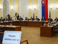 Ústanoprávny výbor NR SR počas vypočutia kandidátov na post ústavného sudcu v Bratislave Ústanoprávny výbor NR SR počas vypočutia kandidátov na post ústavného sudcu v Bratislave