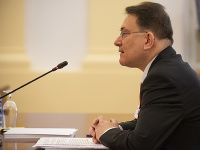 Kandidát na post ústavného sudcu SR Pavol Boroň počas vypočutia Ústavnoprávnym výborom Národnej rady SR Kandidát na post ústavného sudcu SR Pavol Boroň počas vypočutia Ústavnoprávnym výborom Národnej rady SR