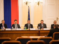 Vypočúvanie kandidátov na Ústavný súd Vypočúvanie kandidátov na Ústavný súd