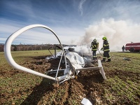 Pri páde vrtuľníku v Česku zahynuli dvaja ľudia.