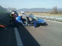 Pri nehode na ceste R1 pri Lehôtke pod Brehmi zahynula jedna osoba Pri nehode na ceste R1 pri Lehôtke pod Brehmi zahynula jedna osoba