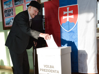 V Hájskom prišiel k volebnej urne aj 100-ročný Jozef Nétry V Hájskom prišiel k volebnej urne aj 100-ročný Jozef Nétry