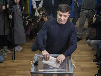 ukrajinský komik a kandidát na ukrajinského prezidenta Volodymyr Zelenskyj ukrajinský komik a kandidát na ukrajinského prezidenta Volodymyr Zelenskyj