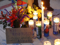 Vo veku 33 rokov zahynul rešpektovaný rapper Nipsey Hussle