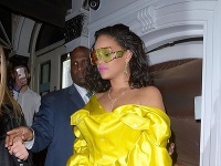 Rihanna vyzerala ako vykŕmený kanárik.