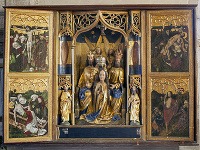 Bočný oltár Korunovania Panny Márie