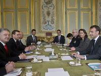 Macron prijal Zelenského a Porošenka Macron prijal Zelenského a Porošenka