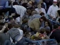 V tlačenici na štadióne Hillsborough zahynuli desiatky ľudí V tlačenici na štadióne Hillsborough zahynuli desiatky ľudí