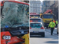 Vážna dopravná nehoda autobusu a trolejbusu v Bratislave.
