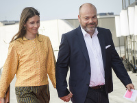 Dánsky miliardár Anders Holch-Povlsen a jeho manželka Anne Holchová-Povlsenová Dánsky miliardár Anders Holch-Povlsen a jeho manželka Anne Holchová-Povlsenová