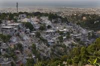 Zrútené budovy po ničivom zemetrasení na Haiti.