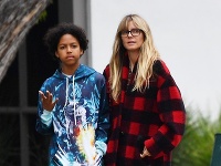 Heidi Klum ako obyčajná mamina po boku svojho syna Johana. 