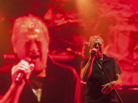 Ian Gillan z Deep Purple aj s ostatnými členmi skupiny zažalovali bývalého účtovníka Ian Gillan z Deep Purple aj s ostatnými členmi skupiny zažalovali bývalého účtovníka