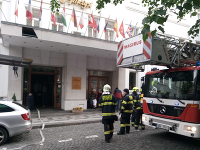 Poplach v pražskom hoteli. Poplach v pražskom hoteli.