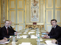 Mark Zuckerberg na schôdzi s Emmanuelom Macronom Mark Zuckerberg na schôdzi s Emmanuelom Macronom