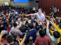 Bitka v hongkongskom parlamente Bitka v hongkongskom parlamente