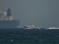 USA ostro obvinili Irán z útokov na lode pri pobreží SAE