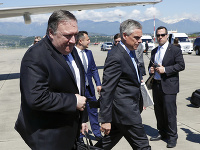 Mike Pompeo je už v Rusku. Mike Pompeo je už v Rusku.