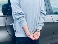 Zo zločinu týrania blízkej a zverenej osoby polícia obvinila 30-ročného muža. Zo zločinu týrania blízkej a zverenej osoby polícia obvinila 30-ročného muža.