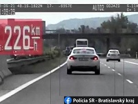 Cestný pirát na D2 v smere do Bratislavy. Cestný pirát na D2 v smere do Bratislavy.