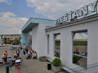 Na letisku v Piešťanoch odprevadili dve stovky cestujúcich charterového letu do tureckej Antalye