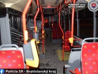 K incidentu došlo v autobuse MHD. K incidentu došlo v autobuse MHD.