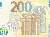 Od 28. mája budú v obehu nové 100- a 200-eurové bankovky.