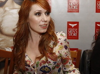 Silvia Petöová († 50) Silvia Petöová († 50)