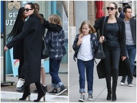 Angelina Jolie si so svojimi deťmi vyšla na nákupy. Angelina Jolie si so svojimi deťmi vyšla na nákupy.